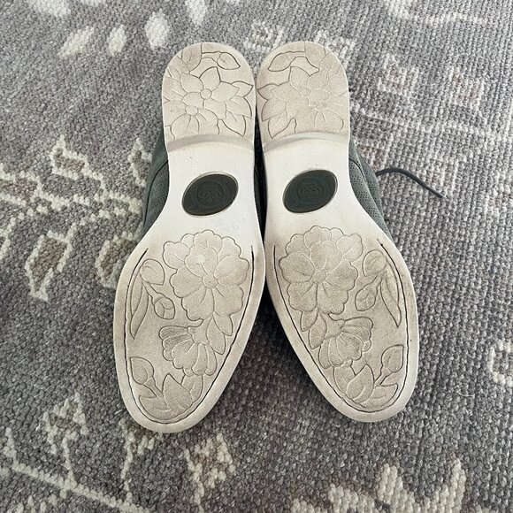 BORN Passi perforated Derby oxford shoes green suede 8.5 women - Picture 6 of 9